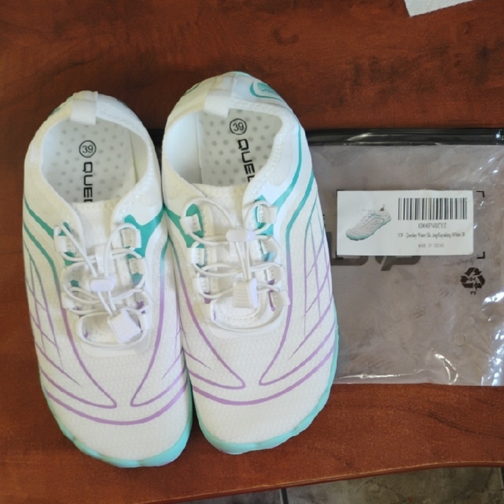 Queday Stylish Water Shoes  White And Aqua With Purple Detail   8.5 Wide